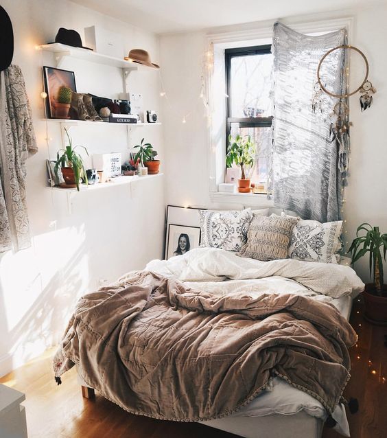 On today's post, we decided to give you some ideas to you decorate your small bedroom on a cute form. We hope that you use our tips in your bedroom.