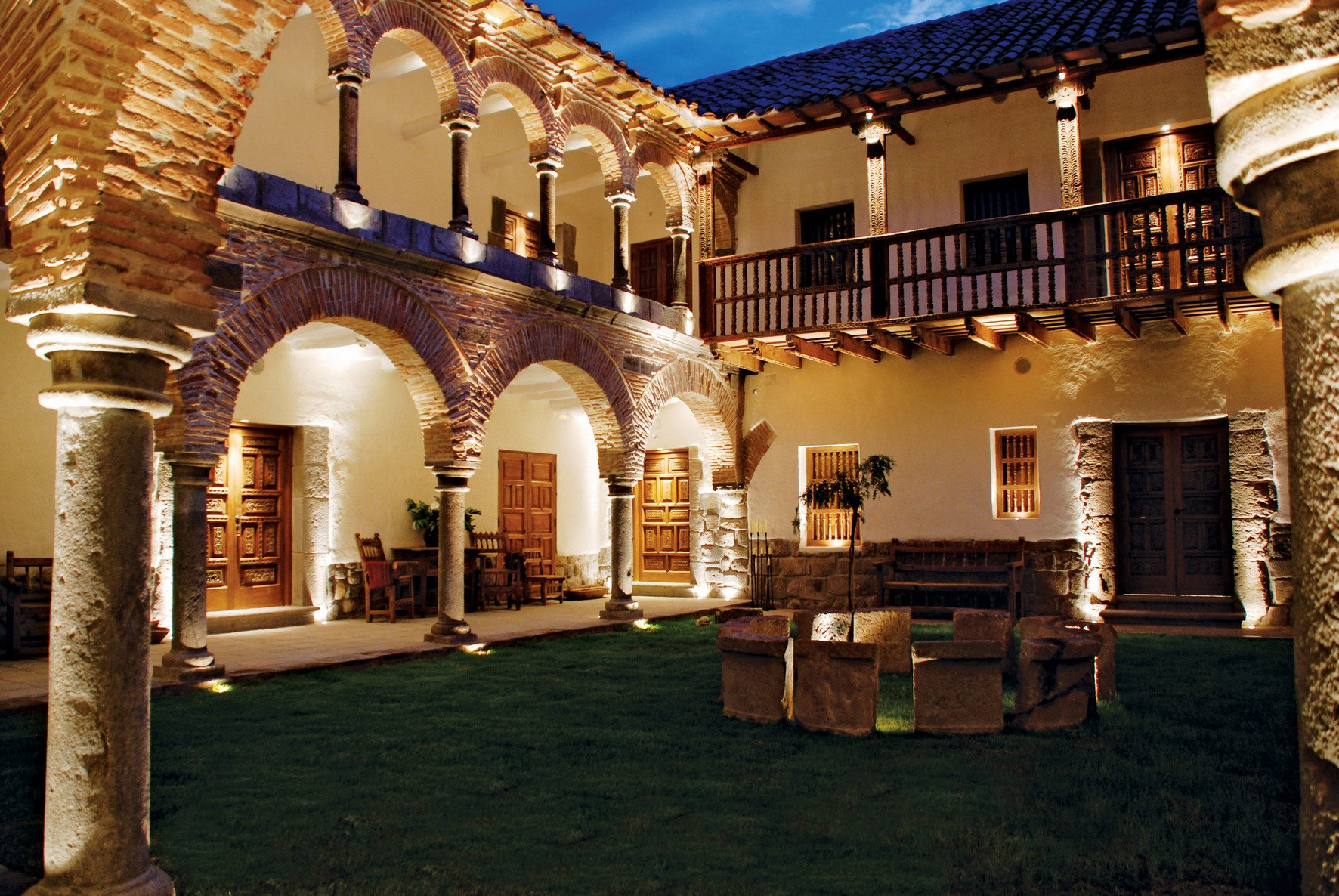 Luxury Penthouse Hotels Near City Historic Mansions